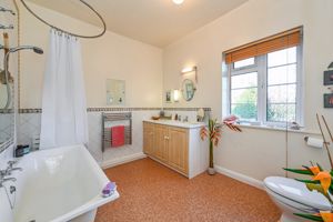 Family Bathroom- click for photo gallery